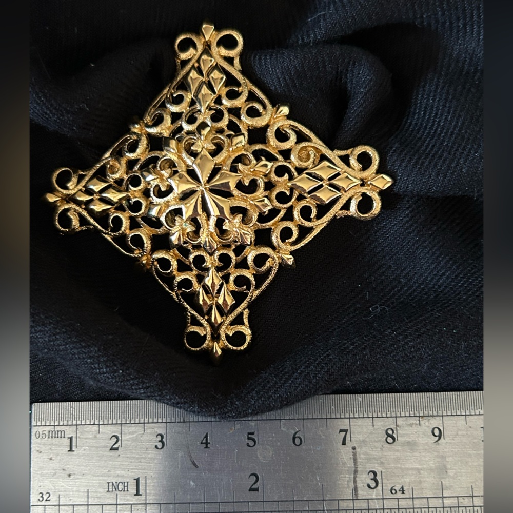 Large gold filigree Monet brooch